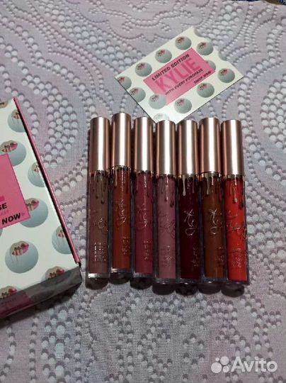 Стойкая помада для губ
