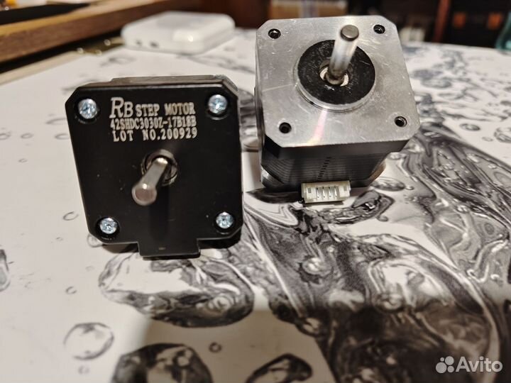 Шаговый двигатель nema 17