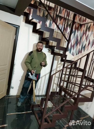 Металлокаркас для надежной лестницы в дом