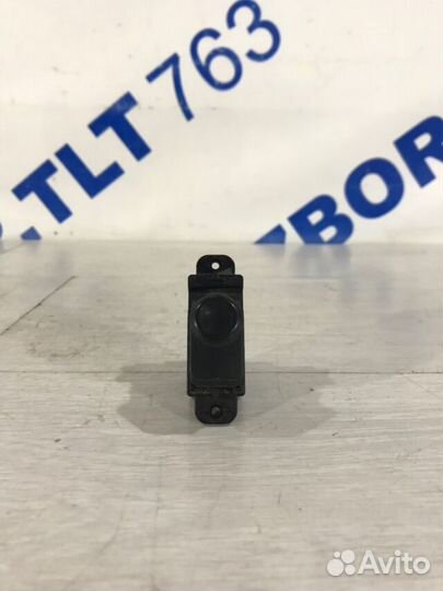 Кнопка стеклоподъемника передняя hyundai solaris 1