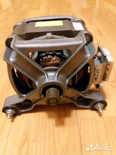 Коллекторный двигатель д/стиральной машины