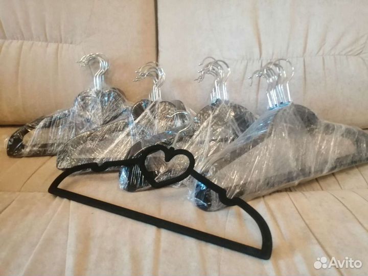 Вешалки для одежды