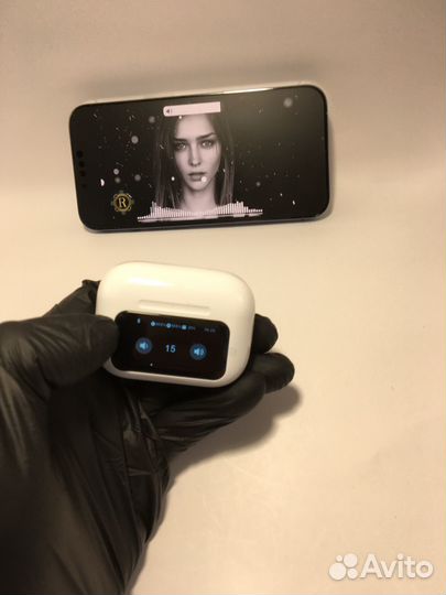 Беспроводные наушники AirPods2 с дисплеем