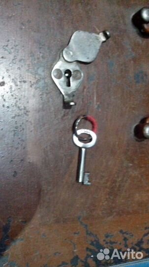 Сейф. Встраиваемый. (30-х 40-х годов изготовления)