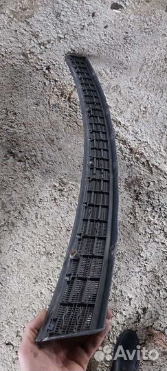 Решетка капота на Mercedes W140