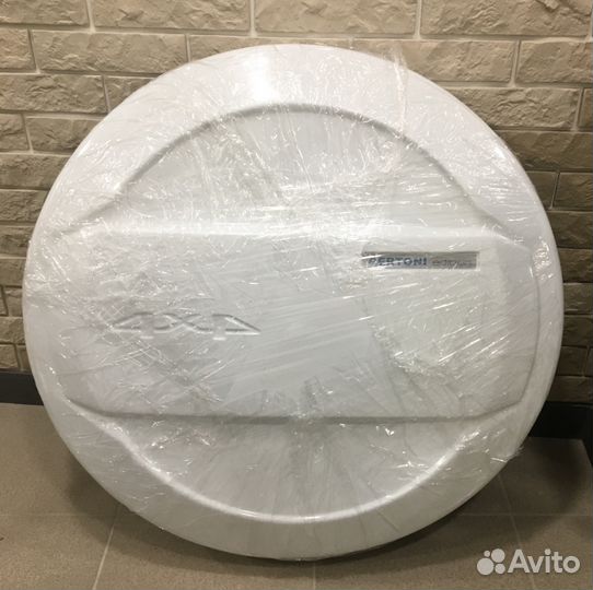 Чехол на запасное колесо Шеви Нива Айсберг-белый