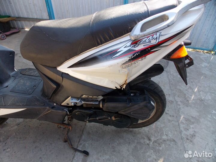 Скутер lifan LF50QT26