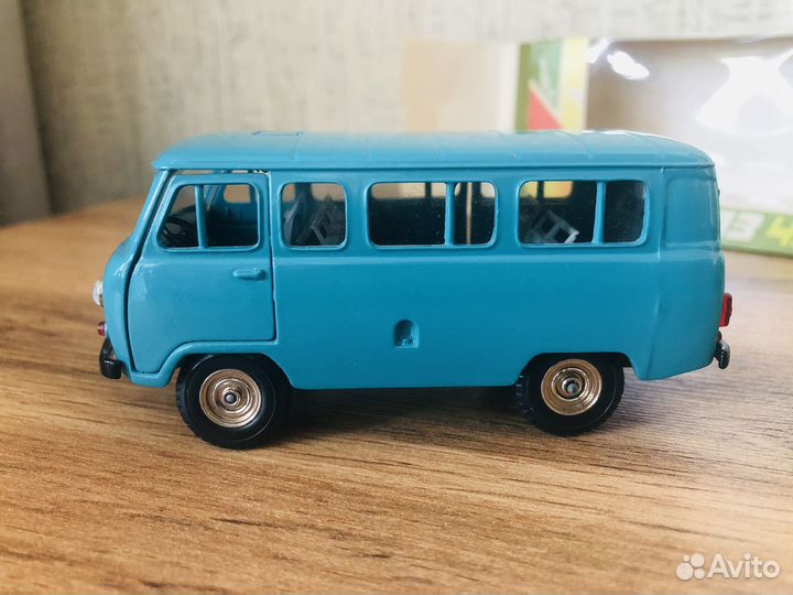 Модель УАЗ-452. 1987 год