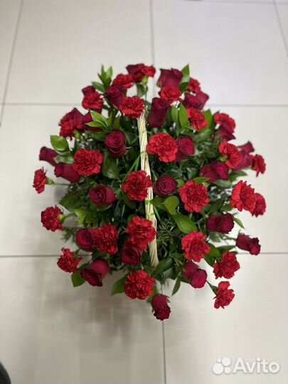 Корзина с цветами