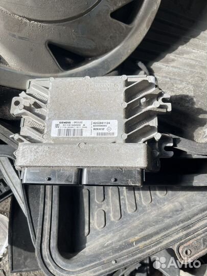 Блок управления двигателемэбу Renault logan 1.6