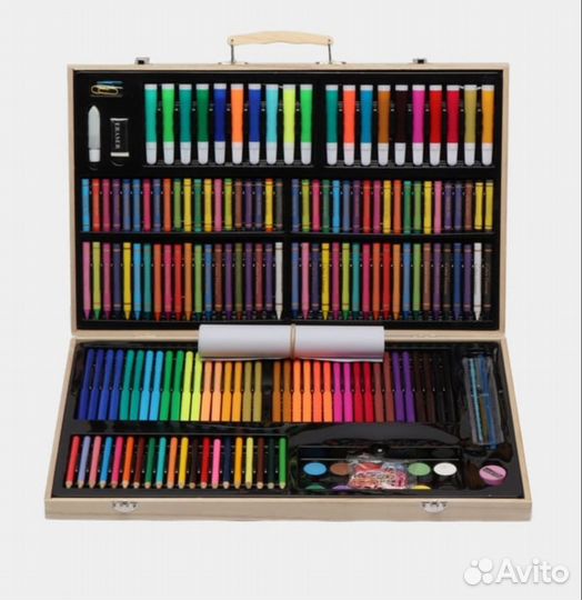 Набор цветных карандашей