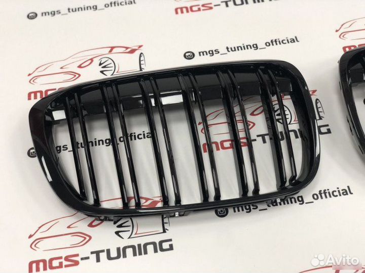 Решетка BMW X1 F48 в стиле Х1 М с триколором