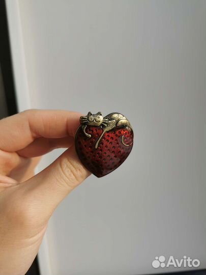 Броши б/у