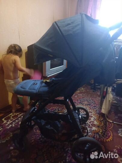 Прогулочная коляска