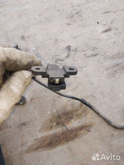 Датчик положения коленвала мицубиси каризма 1.6