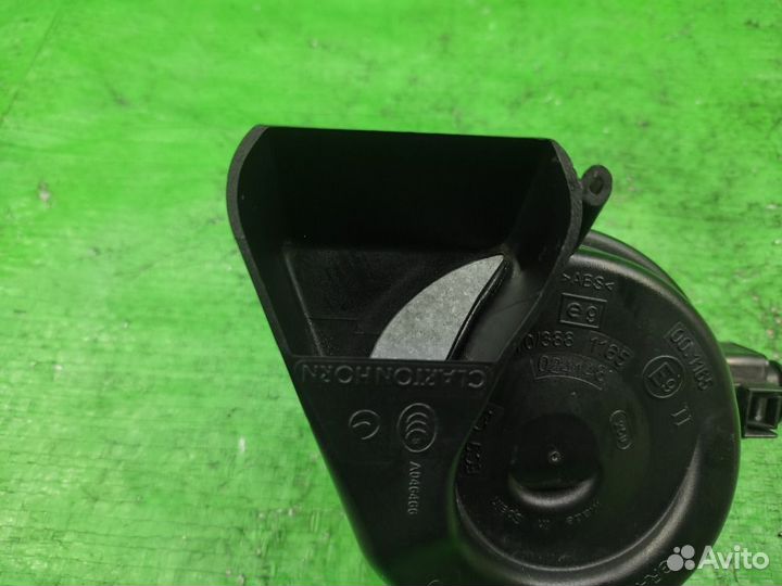 Сигнал звуковой правый низкий тон Audi Q5/A4/A5