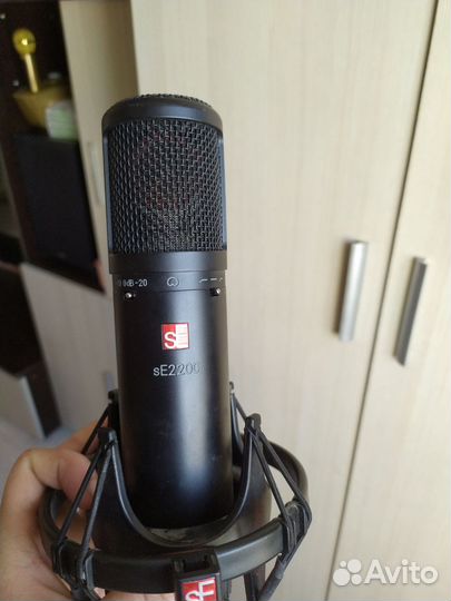 Микрофон студийный Se electronics 2200