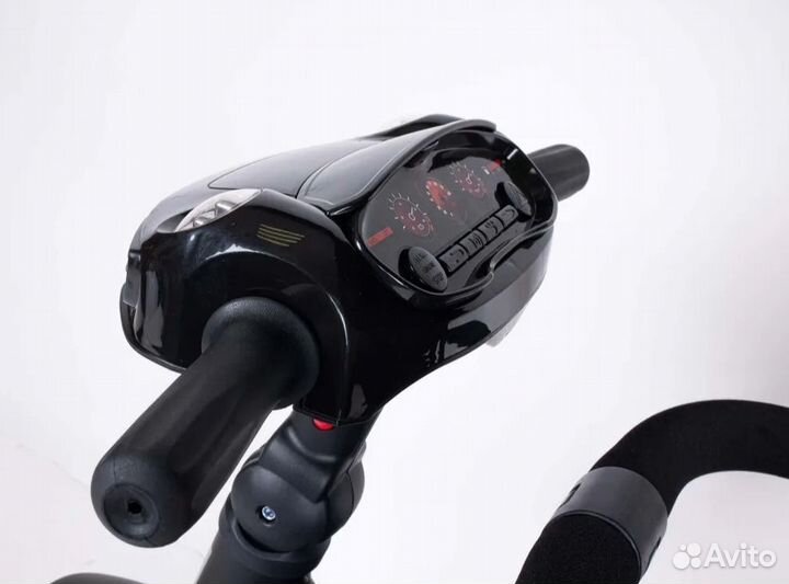 Трехколесный велосипед с родительской ручкой