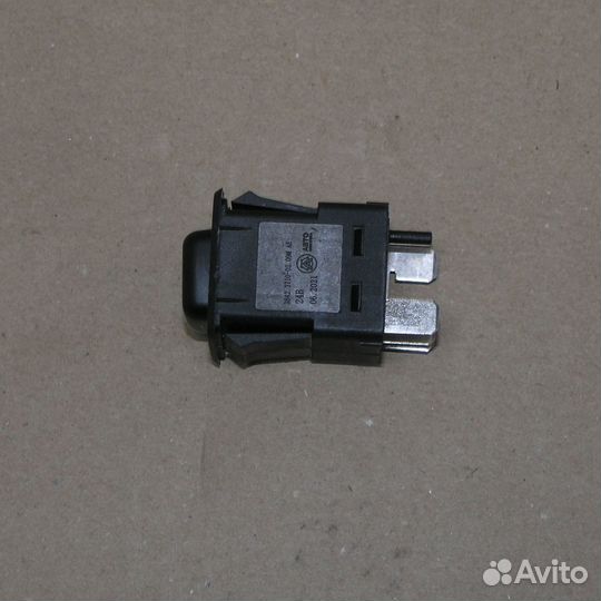 Выключатель кнопочный освещения салона 24V (4 конт