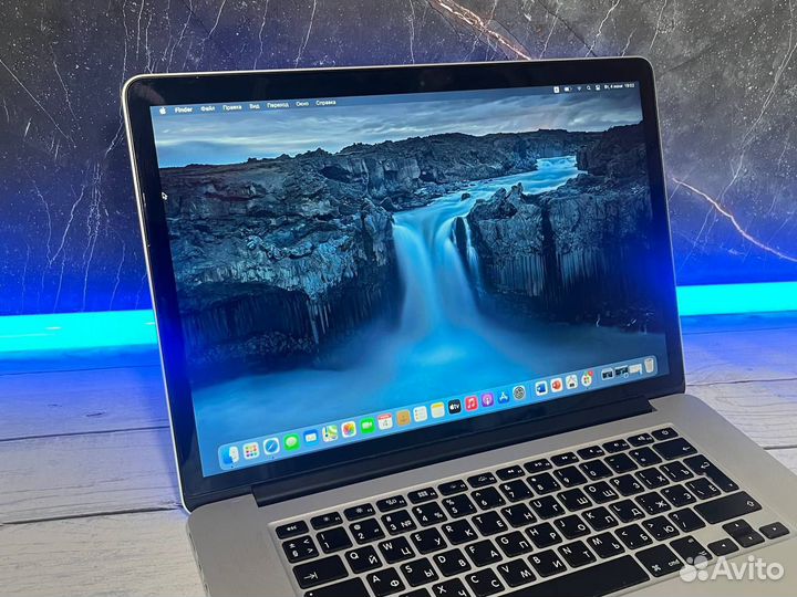 Apple MacBook Pro 15 (i Core7, SSD, 16gb, 256 gb)