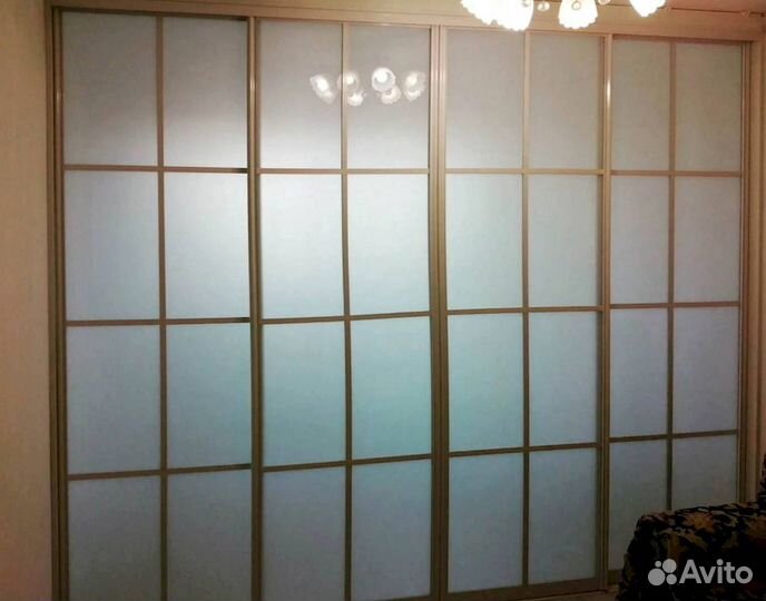 Стеклянная перегородка