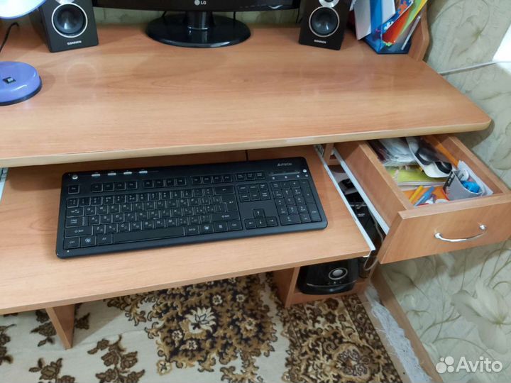 Компьютерный стол