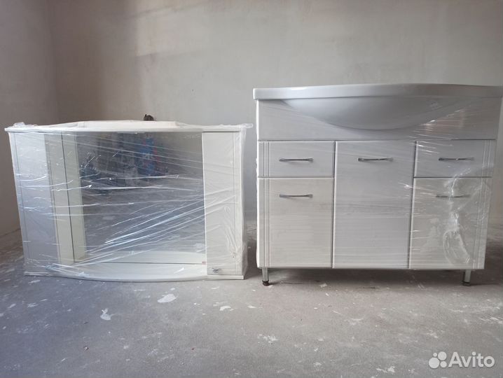 Мебель для ванной, радиатор, духовой шкаф, стол