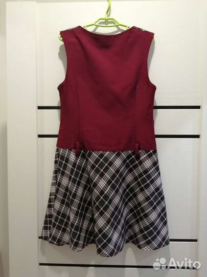 Бордовый сарафан в школу