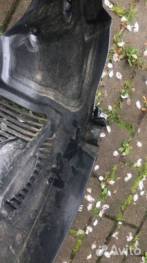 Tesla подкрылок передний правый новый