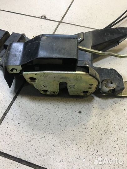 Замок дверной передний левый Geely Mk Cross