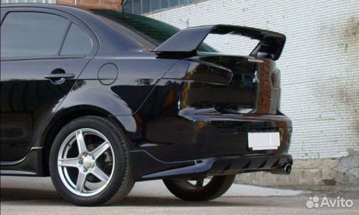 Накладка на задний бампер lancer 10