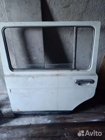 Дверь задняя левая ваз 21310