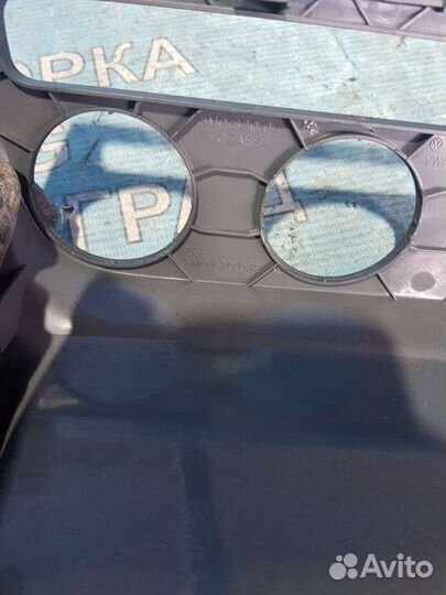 Фольксваген Гольф 5+.Центральный бордачек