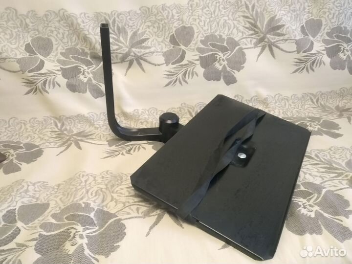 Кронштейн для телевизора настенный