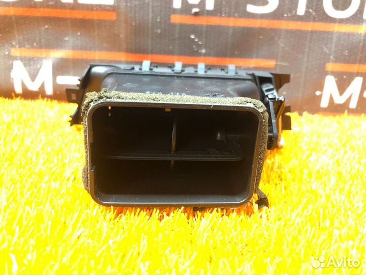 Дефлектор воздушный передний левый Bmw 3-Series