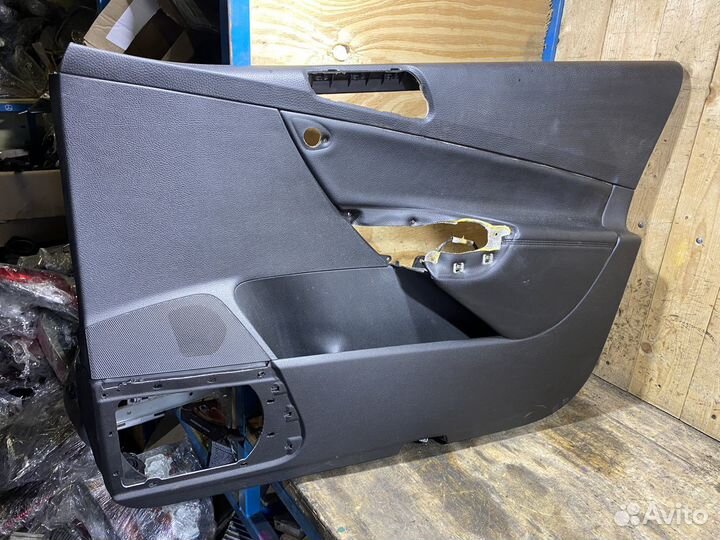 Обшивка передней правой двери VW Passat B6 79076