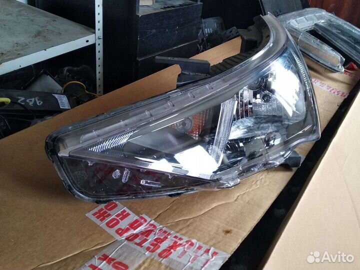 Фара левая Hyundai Solaris 2 рест