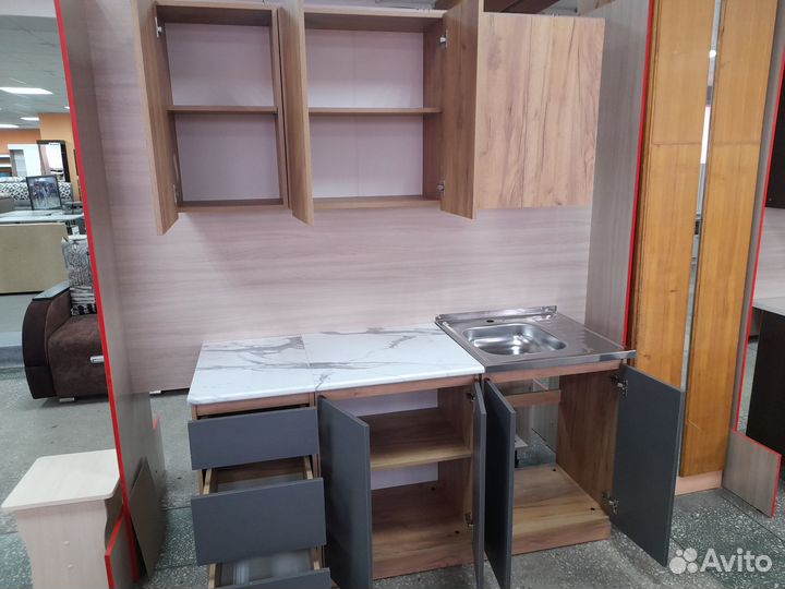 Кухонный гарнитур. Новый