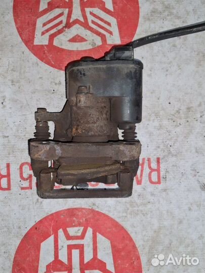 Суппорт задний левый Volvo V70 B5254T6 2009