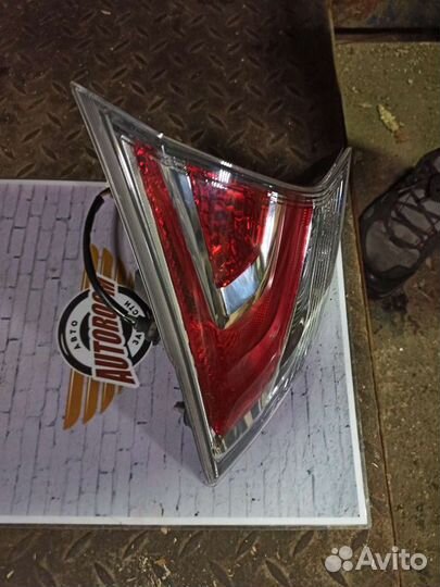 Фонарь правый Nissan x-trail t32