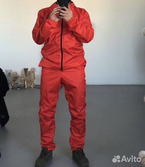 Защитные комбинезоны