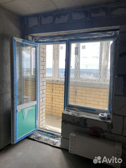 Пластиковое окно с дверью