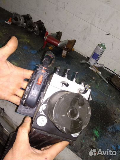 Блок ABS Volkswagen Polo 6R