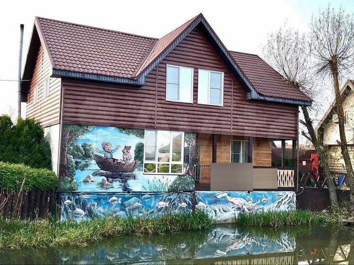 Коттедж 200 м² на участке 10 сот.