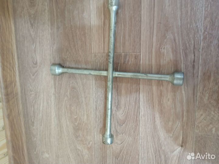 Балонный ключ продаю