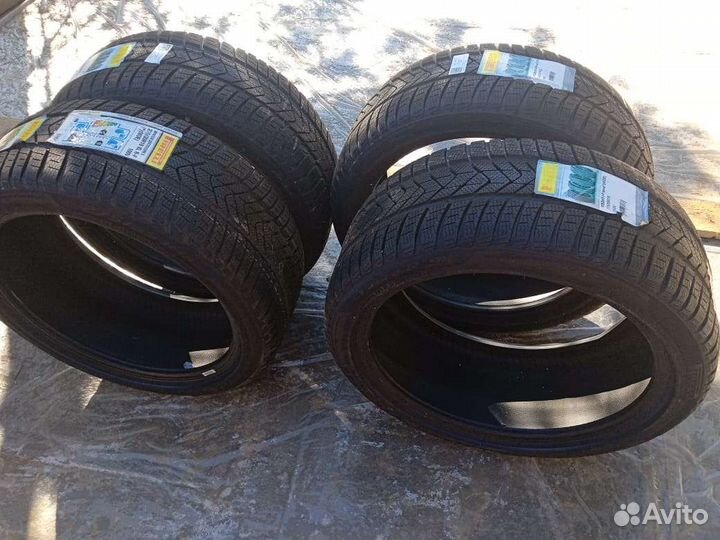 Pirelli Winter Sottozero 3 245/40 R19 и 275/35 R19