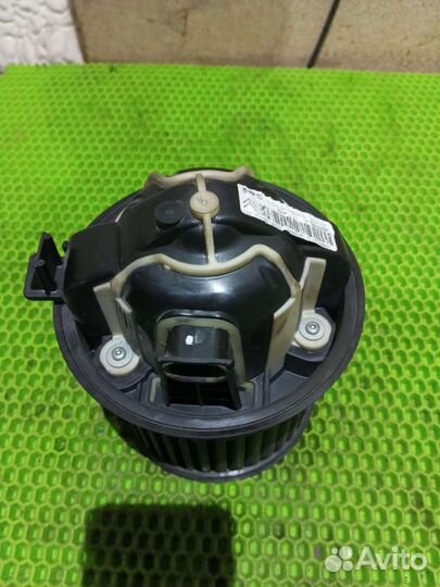 Моторчик печки Peugeot 308