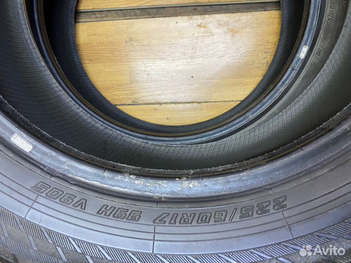 Yokohama BluEarth Winter V905 225/60 R17 99H