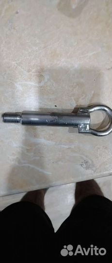 Буксировочный крюк