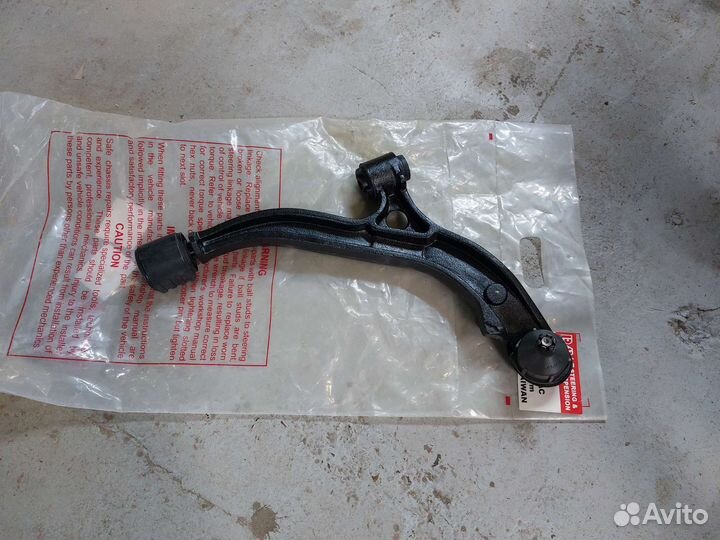 Рычаг передний правый Caravan/Voyager